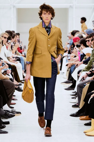 Look 65